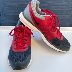 Nike Zoom Winflo Red and Gray Trainer/Running Shoe - Size 10